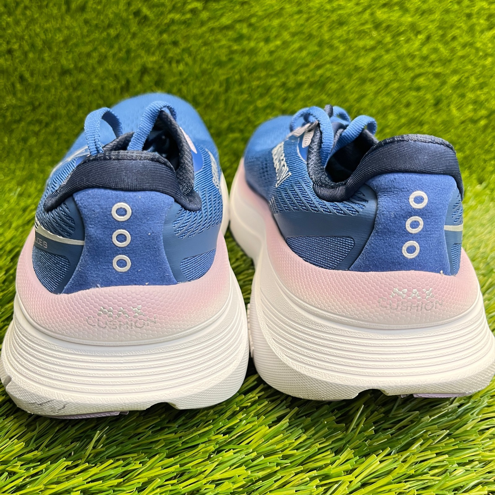Saucony Guide 19 Womens Size 6.5 Blue Pink White Athletic Running Shoes Sneakers