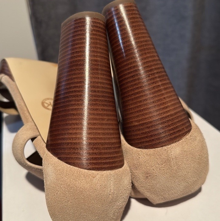 Women’s Michael Kors Tan zip front heels size 11
