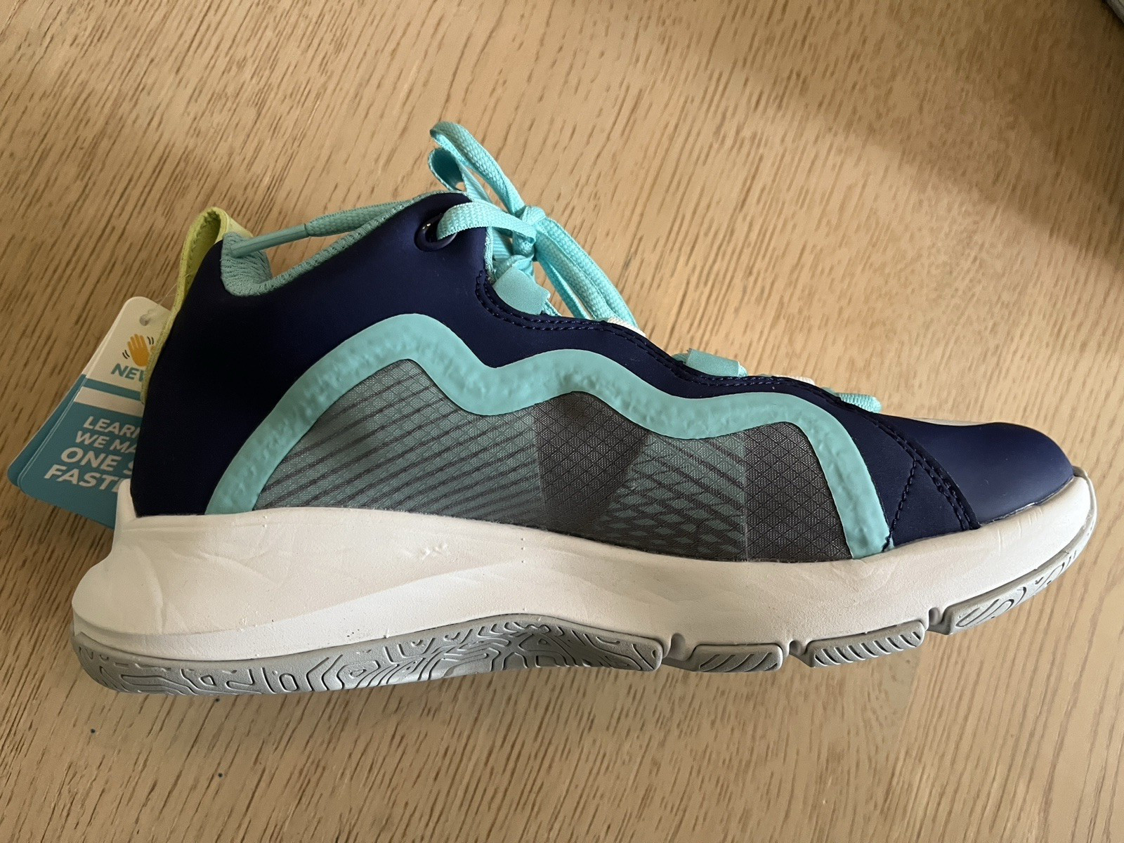 Rip It Future Volleyball Shoes womens Size 7.5 navy blue & white New! sneakers