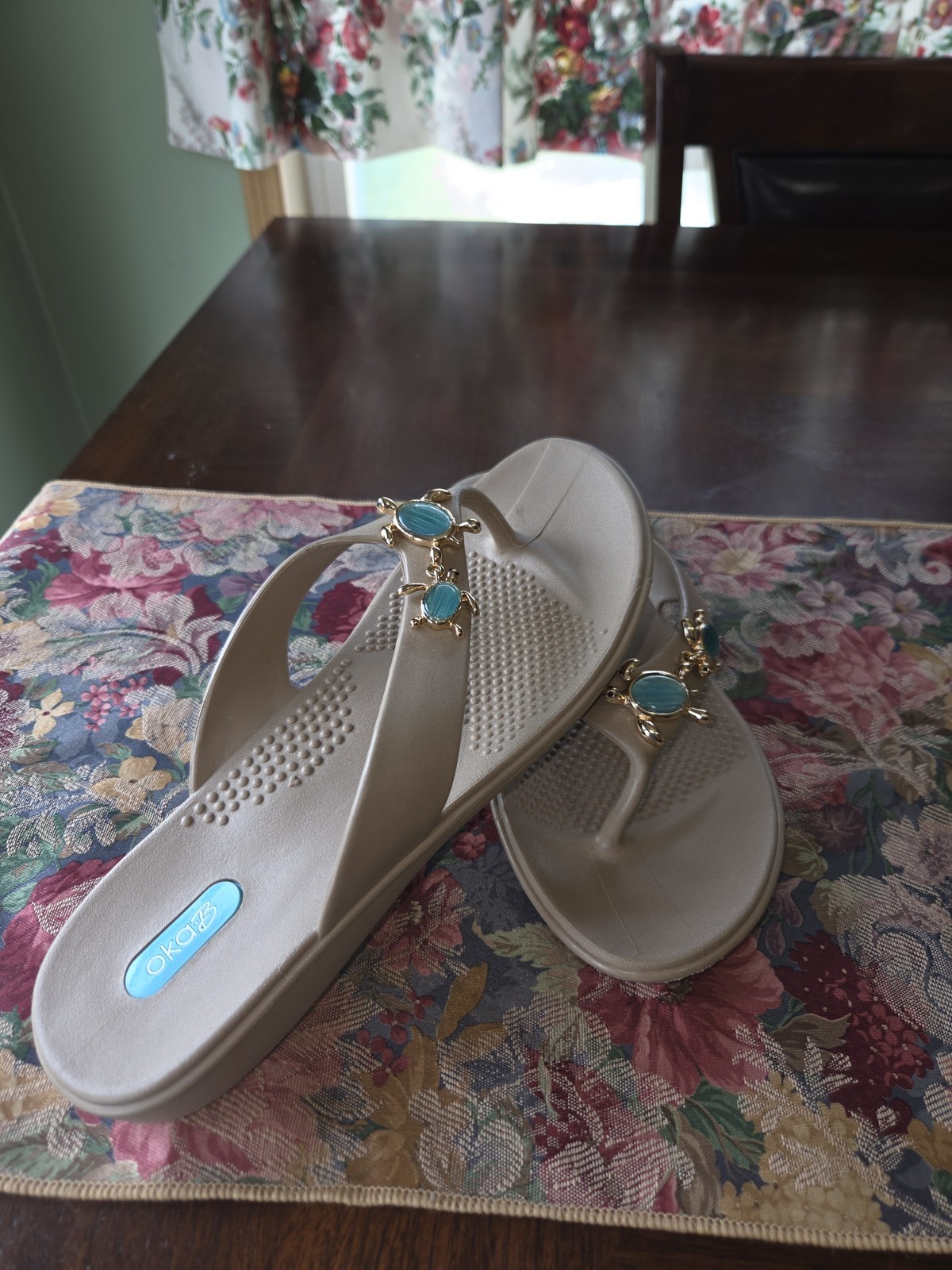 Oka-B Elle Flip Flop Thong Sandals Theresa Licorice Sz ML 8.5-9.5 Tan Sea Turtle