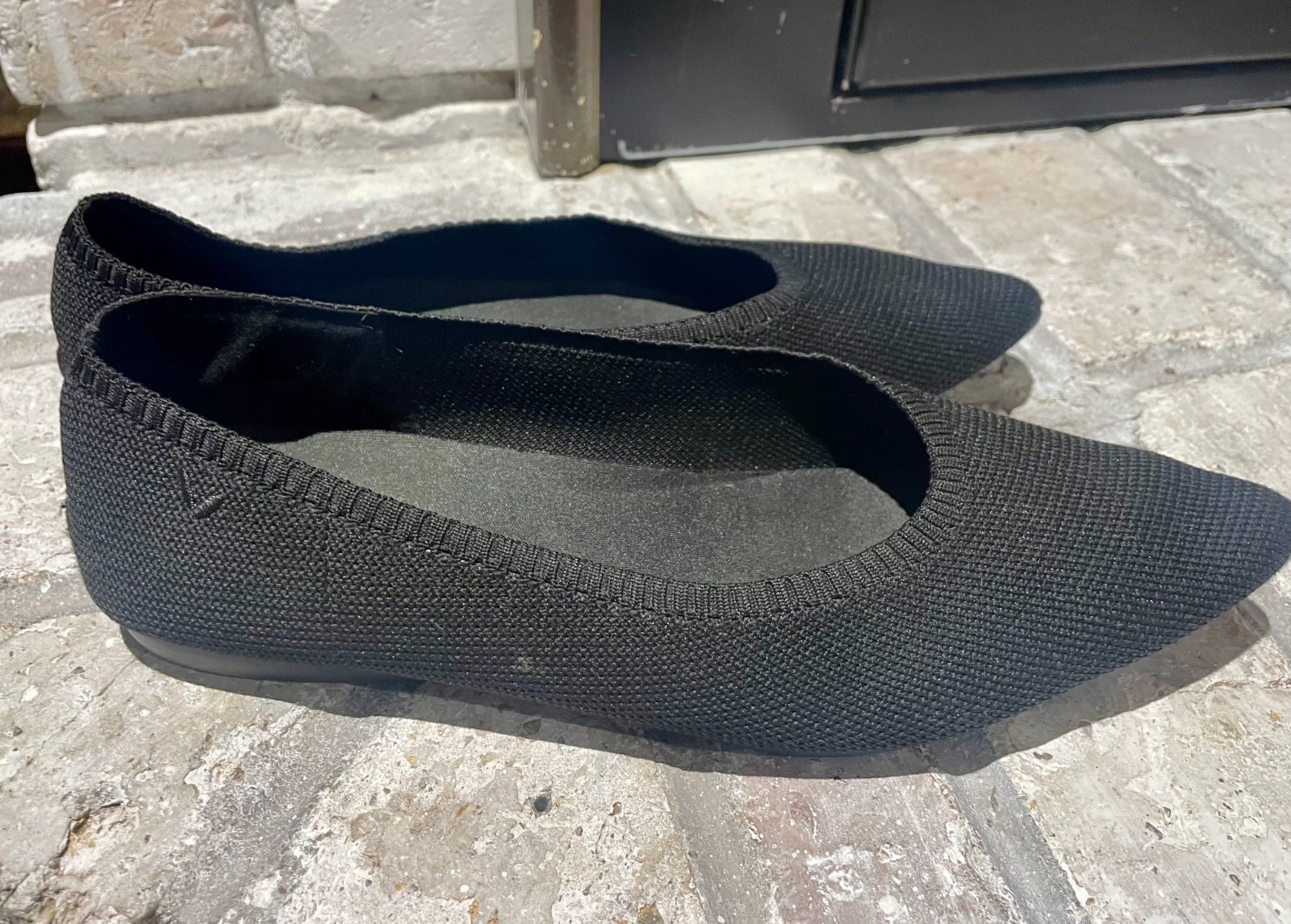 Vivaia Women’s Black Flats Size 9/EU Size 40 Pointed Toe Eco-Friendly Shoes