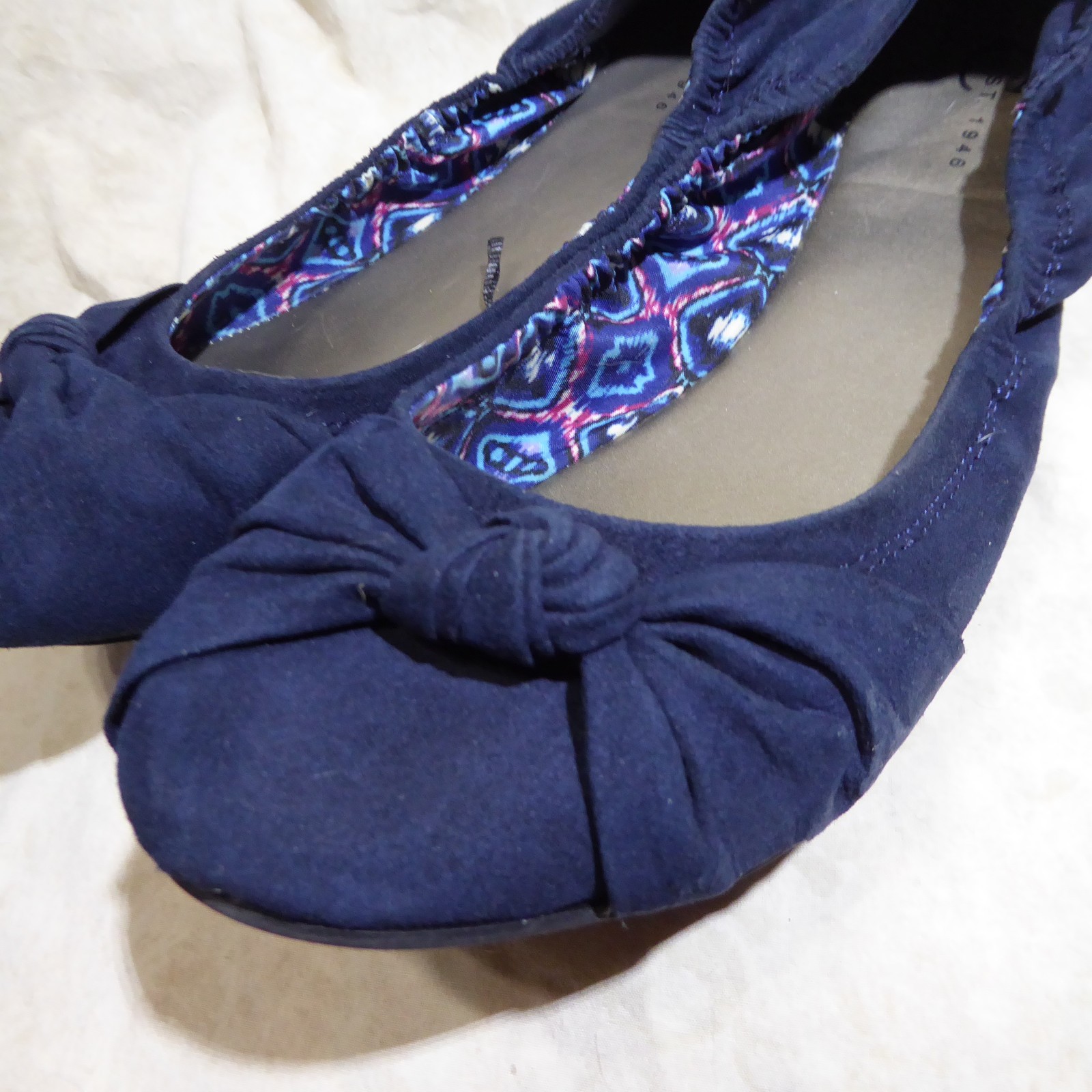 🩰 C est. 1946 Scrunch Ballet Flats 9 M Navy Blue Suede Textile; Knotted Straps
