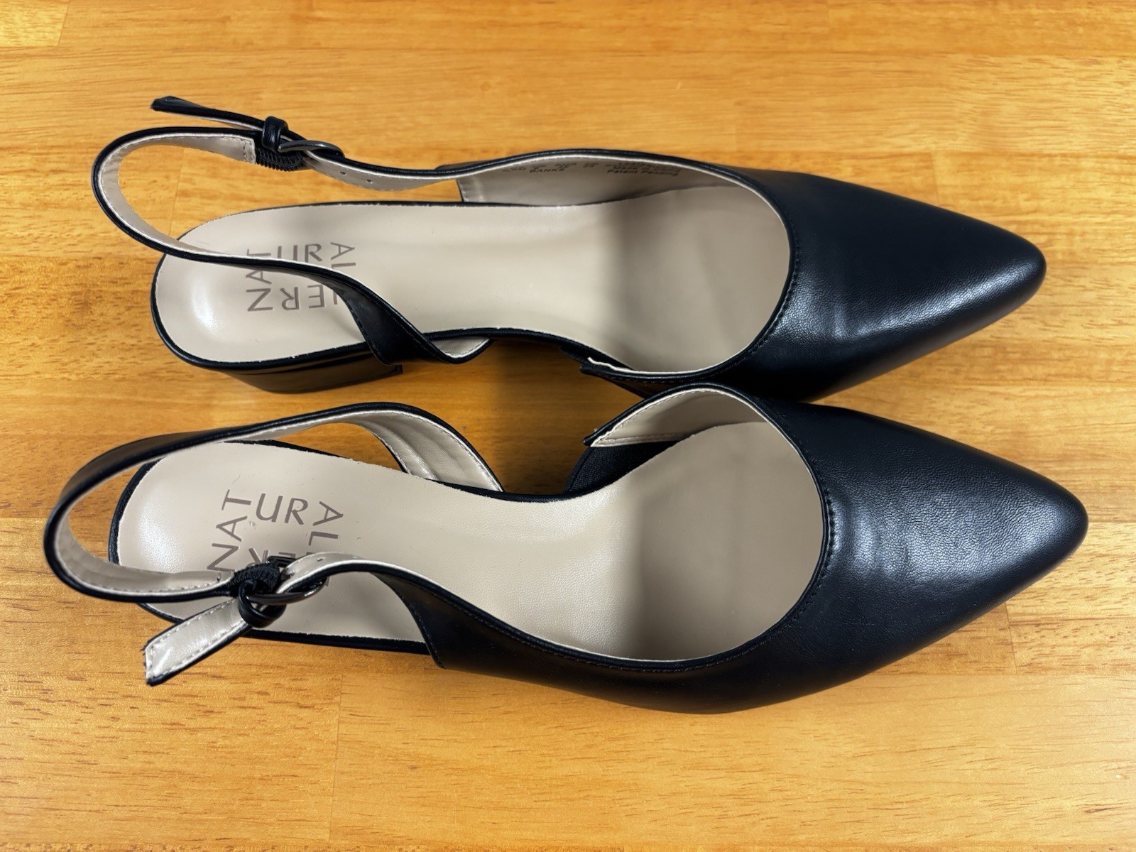 Naturalizer Women’s Black Leather Slingback Pointed Toe Buckle Pumps US 8.5 M