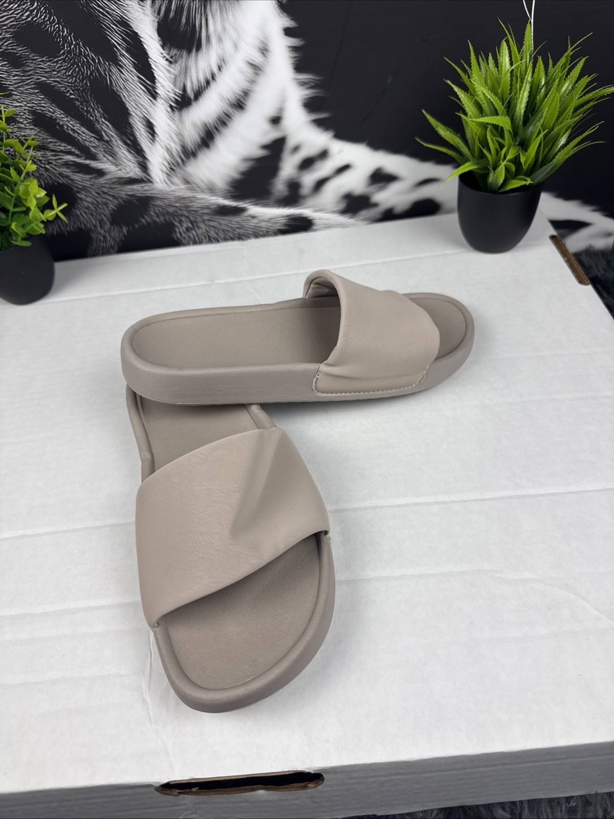 Cool sandals size 6 new Beige