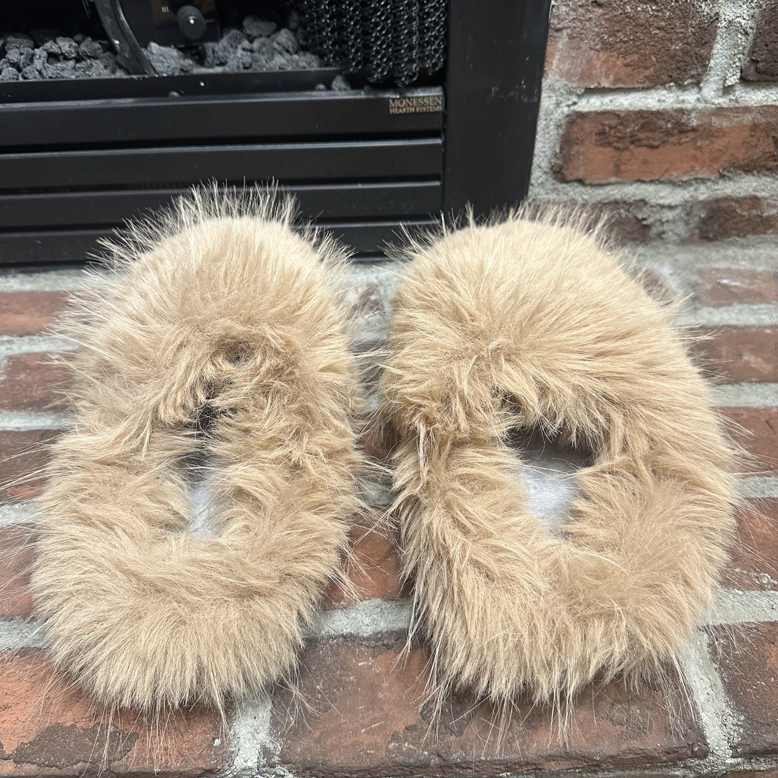 Furry Slippers Size 44-45 Soft Cozy Indoor/Outdoor Home Footwear Unisex Super