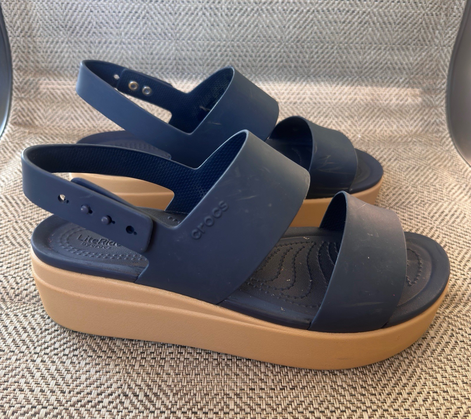 Crocs Brooklyn Low Wedge Sandals Women’s Size 9 Navy Platform Slingback