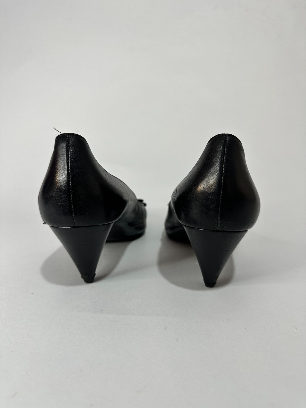Saint Laurent Calfskin Bow Anais Pumps Black Size 40 EU/ 10 US/ 7 UK