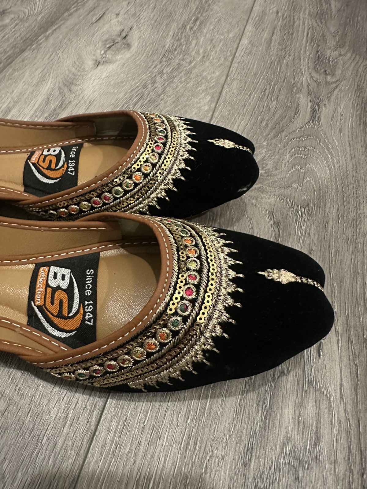 Beautiful Black Velvet Khussa for Women US Size 7 – Comfortable Padded Khussa