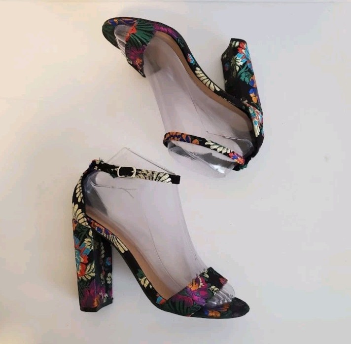 Trash Sz 5 Black Multicolor Floral Embroidery Open Toe Sandals Chunky Heel Party