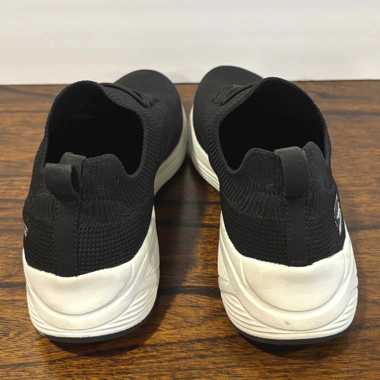 Skechers BOBS Sparrow Black Slip On Sneakers Sz 8.5 Memory Foam Shoes Comfort