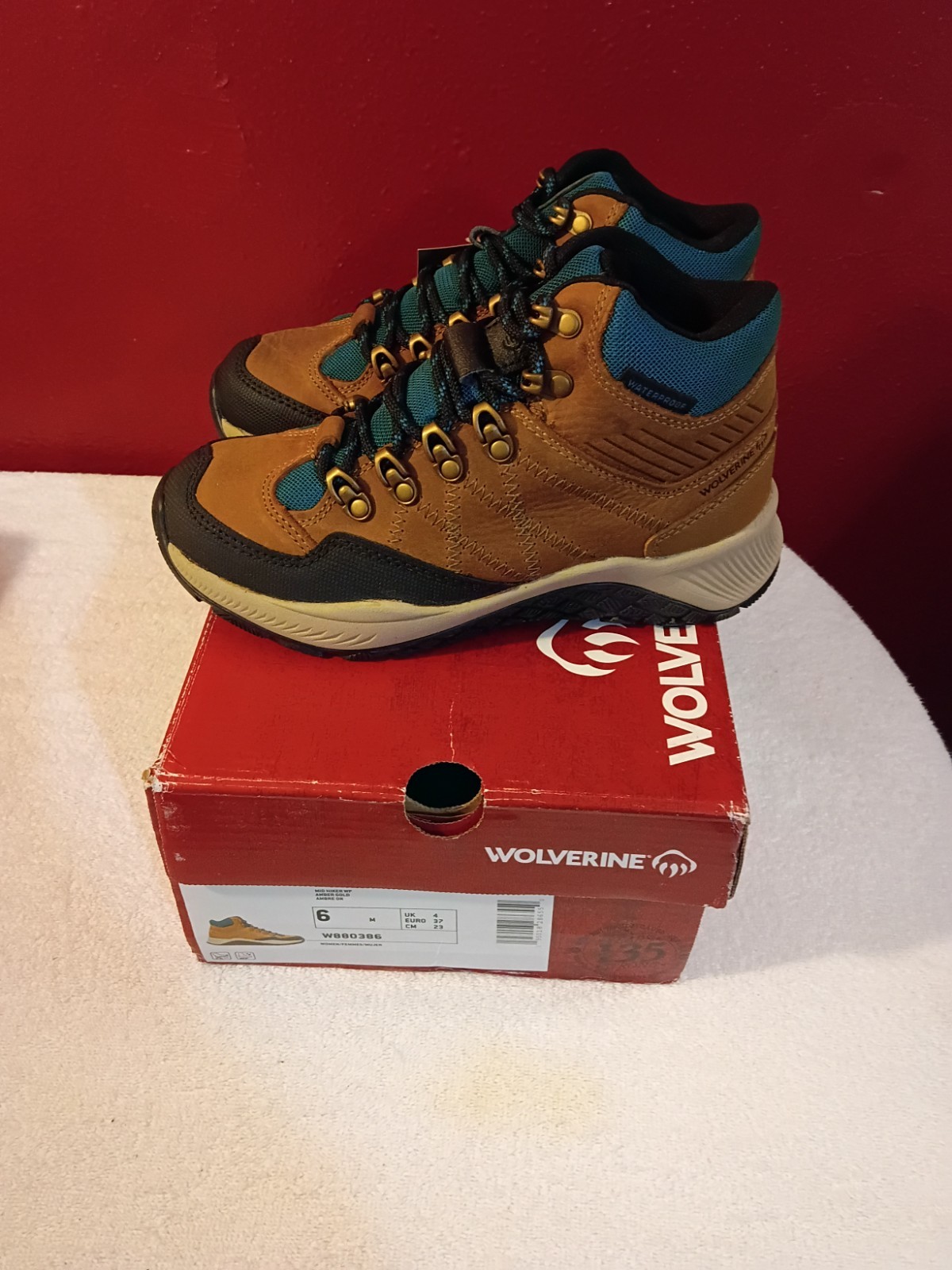 Women’s Wolverine Luton Mid Hiker Waterproof Skid Resistant Hiker Boot 6 M