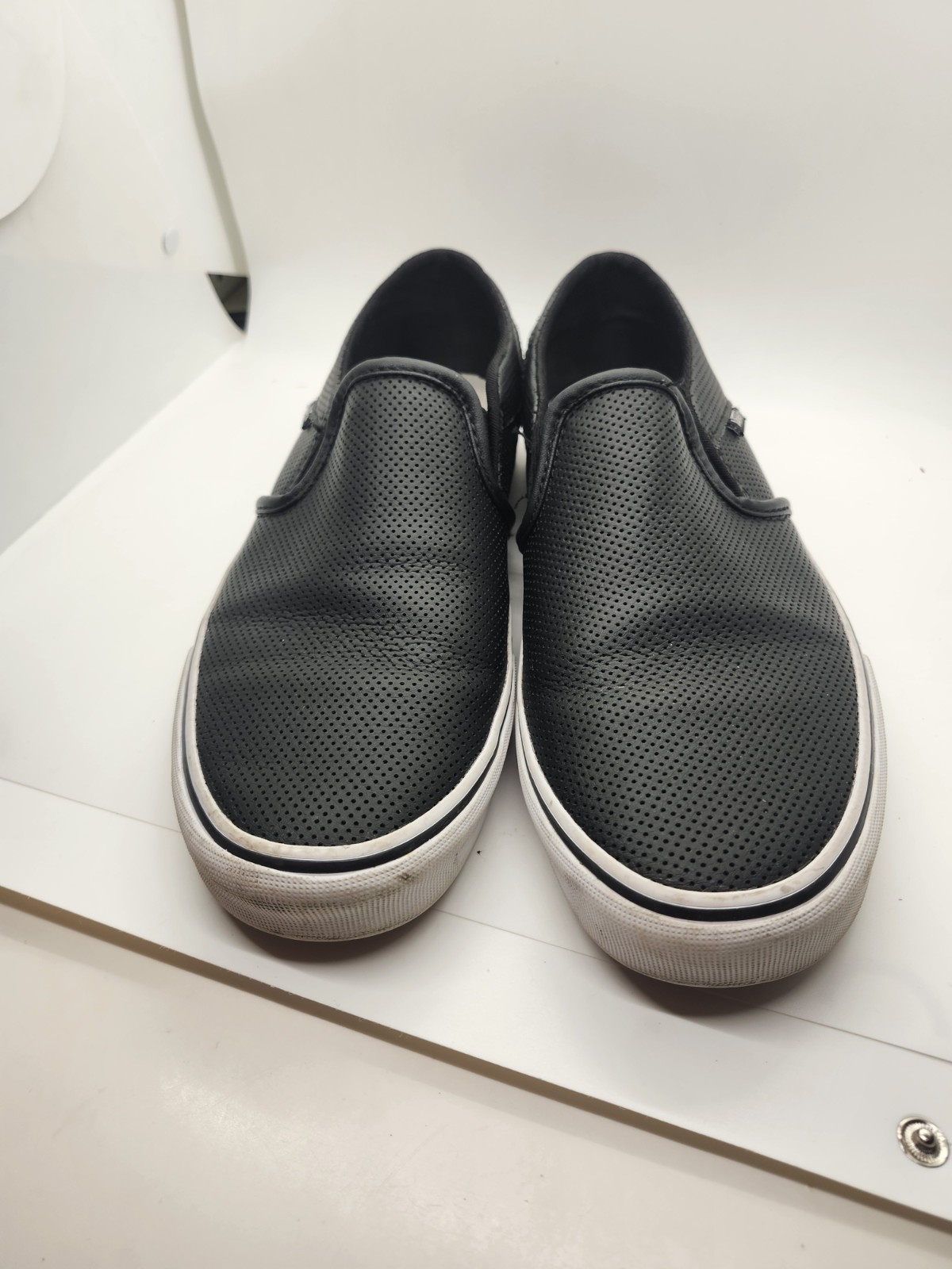 VANS Classic Slip-On Black Leather Skater Slip on Vans Womens Size 10 men 8.5