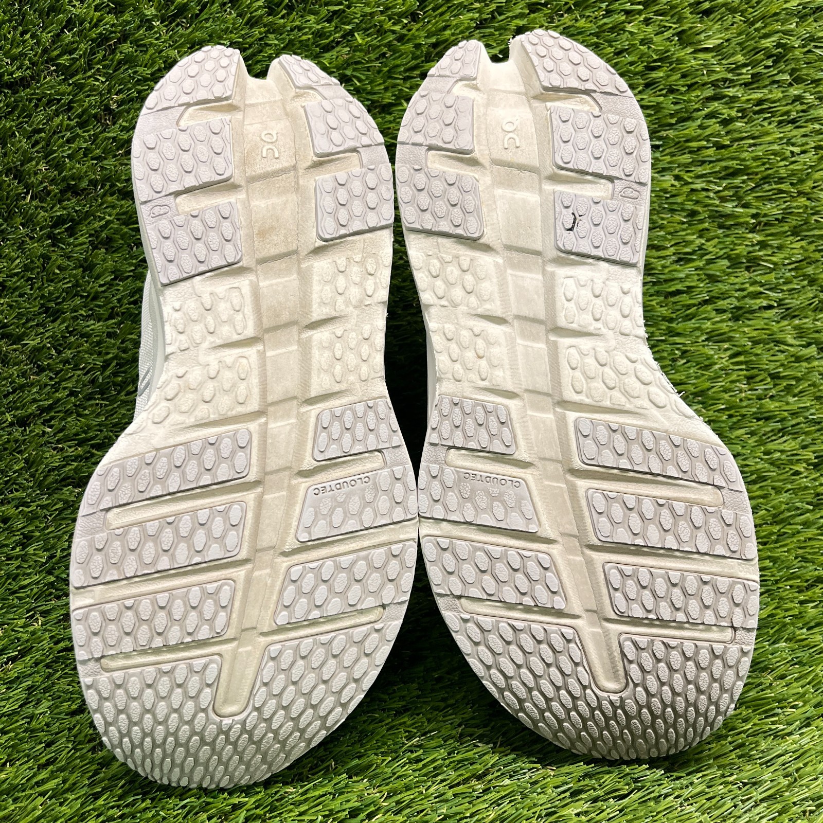 On Cloudrunner 3 Womens Size 8.5 White Ivory Athletic Running Shoes Sneakers