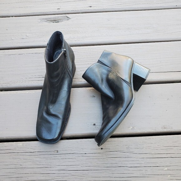 Vintage 90s y2k Bratz Black Leather Chunky Heel Square Toe Ankle Boots Booties 7