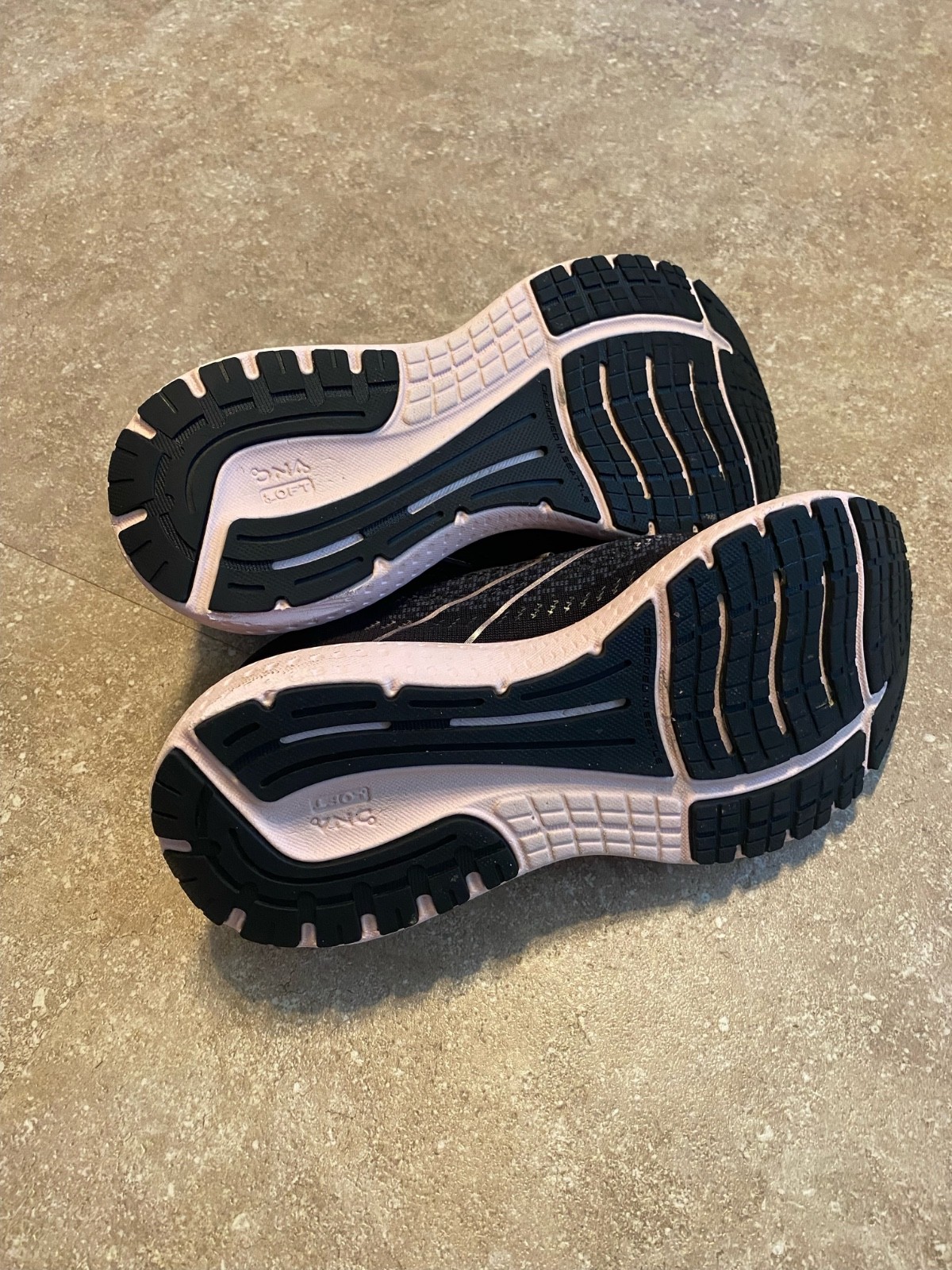 EUC Womens Brooks Glycerin 19 Running Shoes Size 8.5 Black/Pink 1203441B074