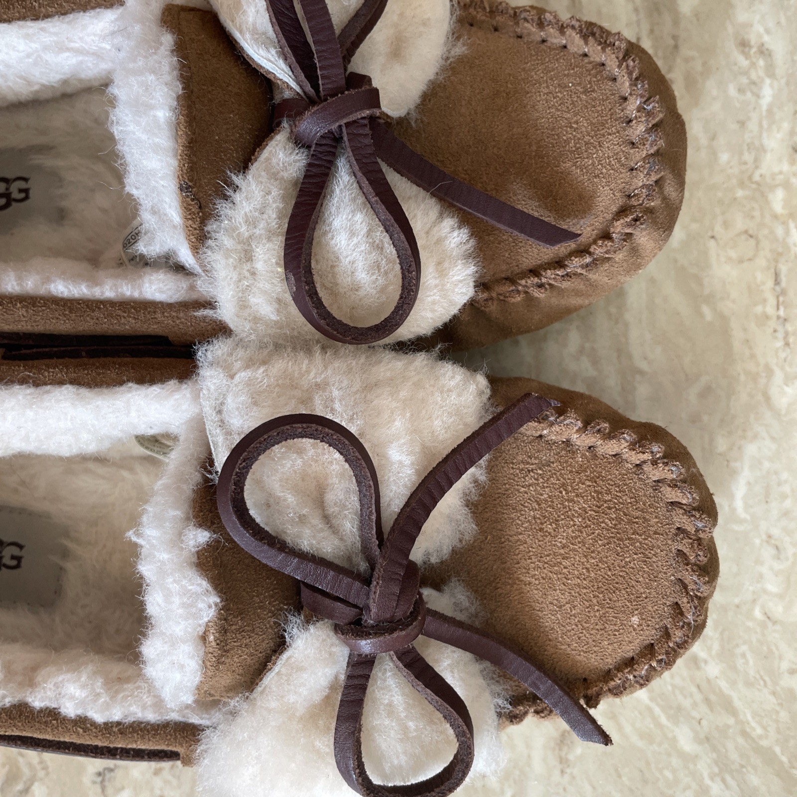 UGG DAKOTA DOUBLE BOW WOMEN SLIPPER SUEDE CHESTNUT US 9/UK 7/EU 40