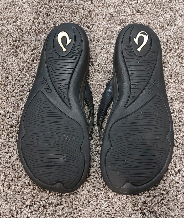 OluKai Kilapa Kia Women’s Black Beach Sandals *See Description*
