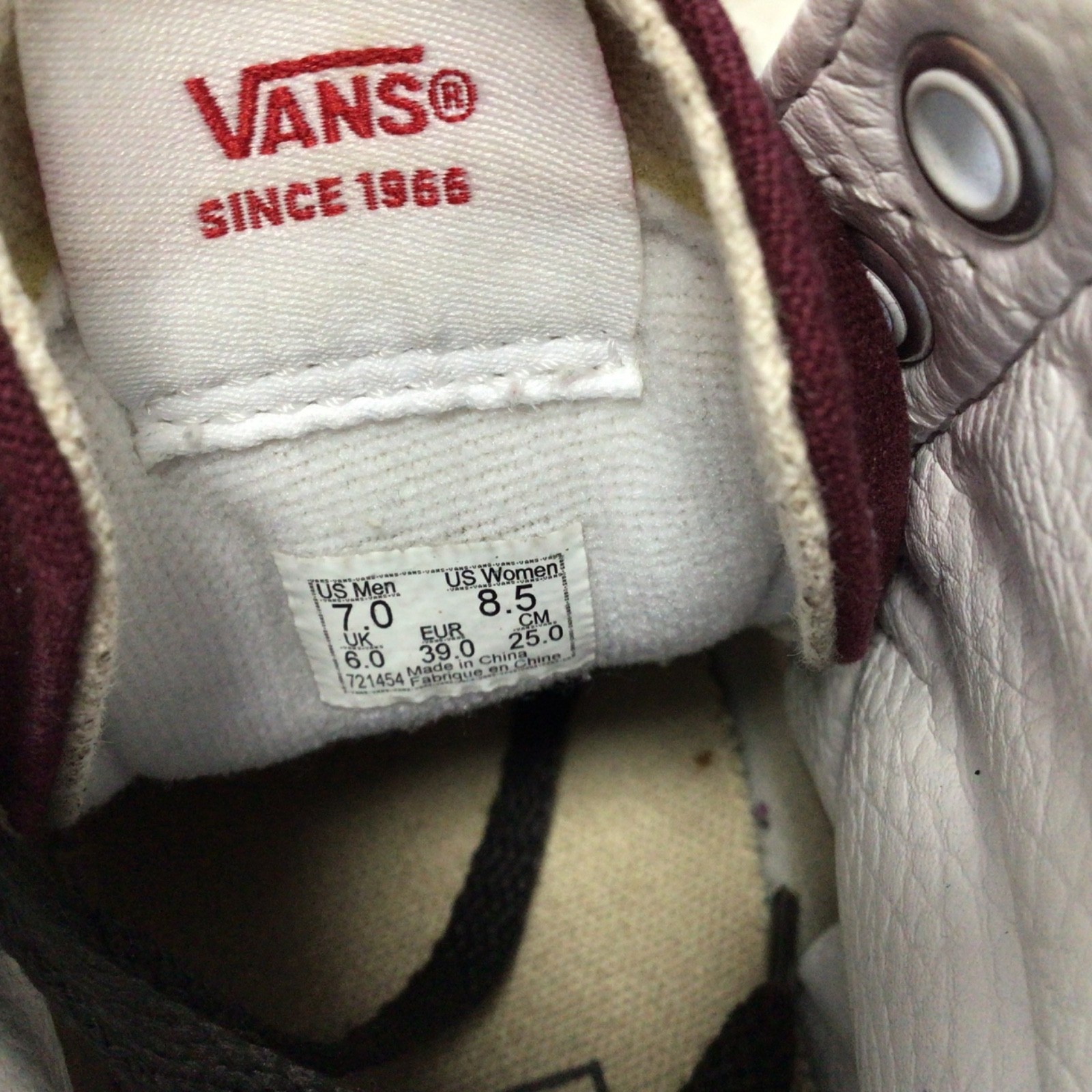 VANS Jesus Embroidered Burgundy High Top Sneakers Women’s Size 8.5 Art Graphics