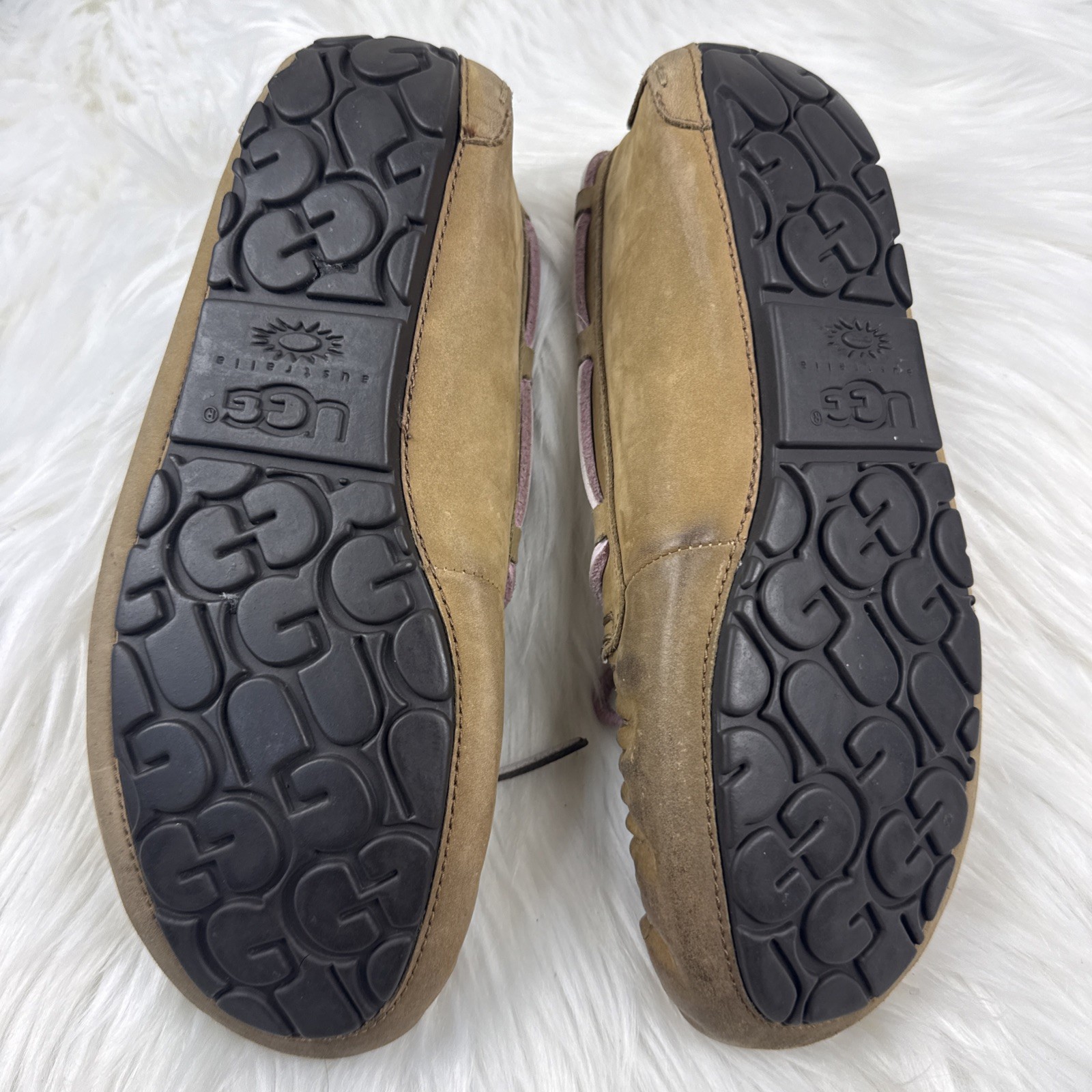 UGG Australia Dakota Chestnut Suede Sheepskin Moccasin Slippers Women’s Size 9