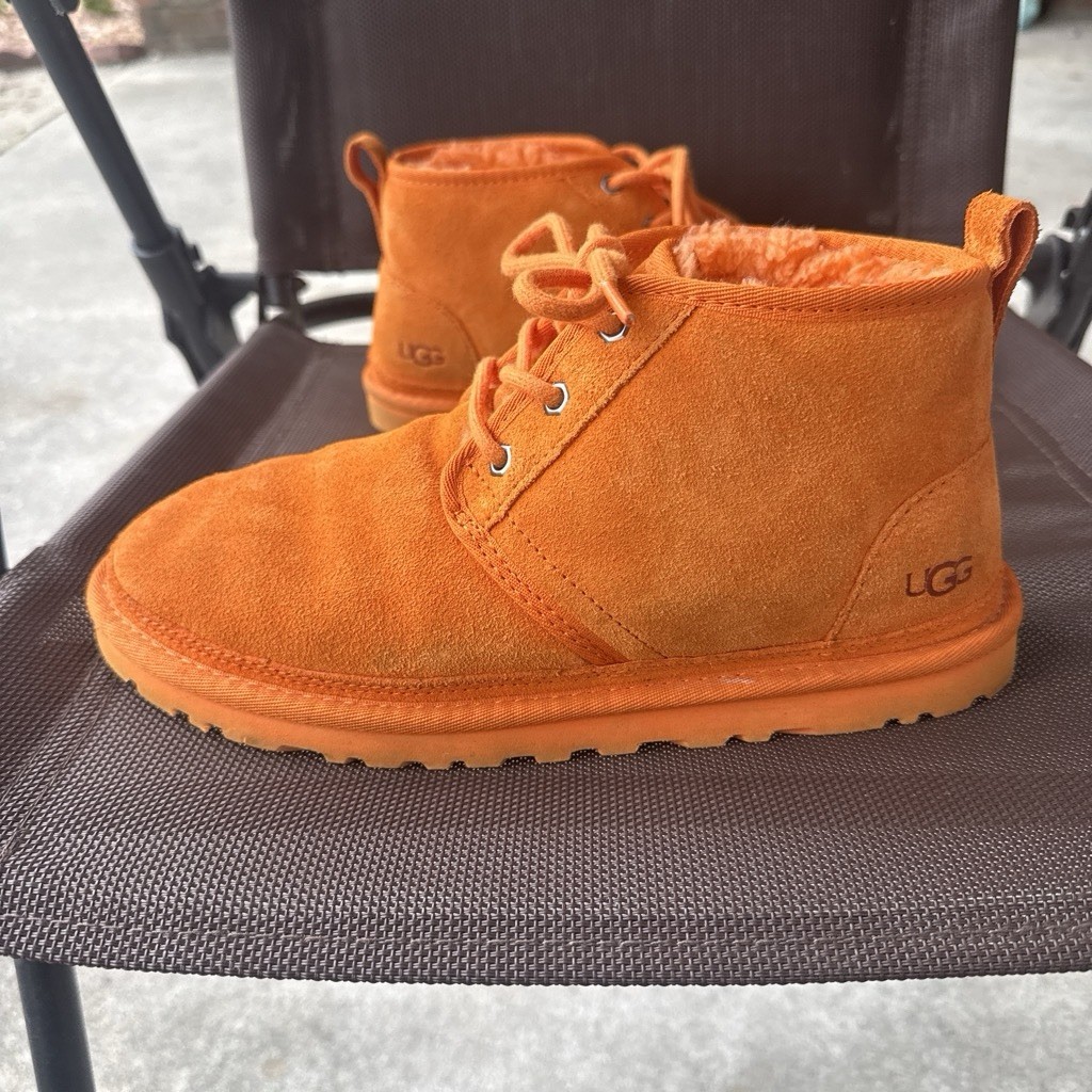 UGG Orange Suede Lined Chukka Ankle Boots Lace Up Round Toe US 8