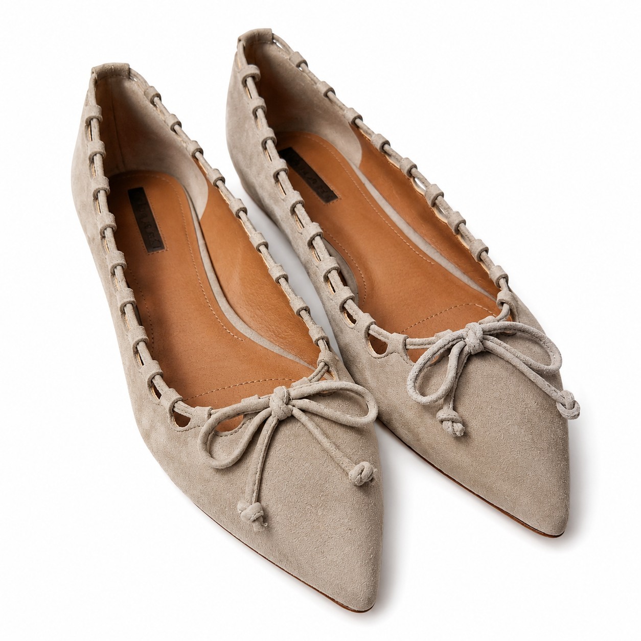 TAHARI «Elon» Suede Ballet Flat Sz 8M Taupe Scalloped Edge Front Bow Pointed Toe