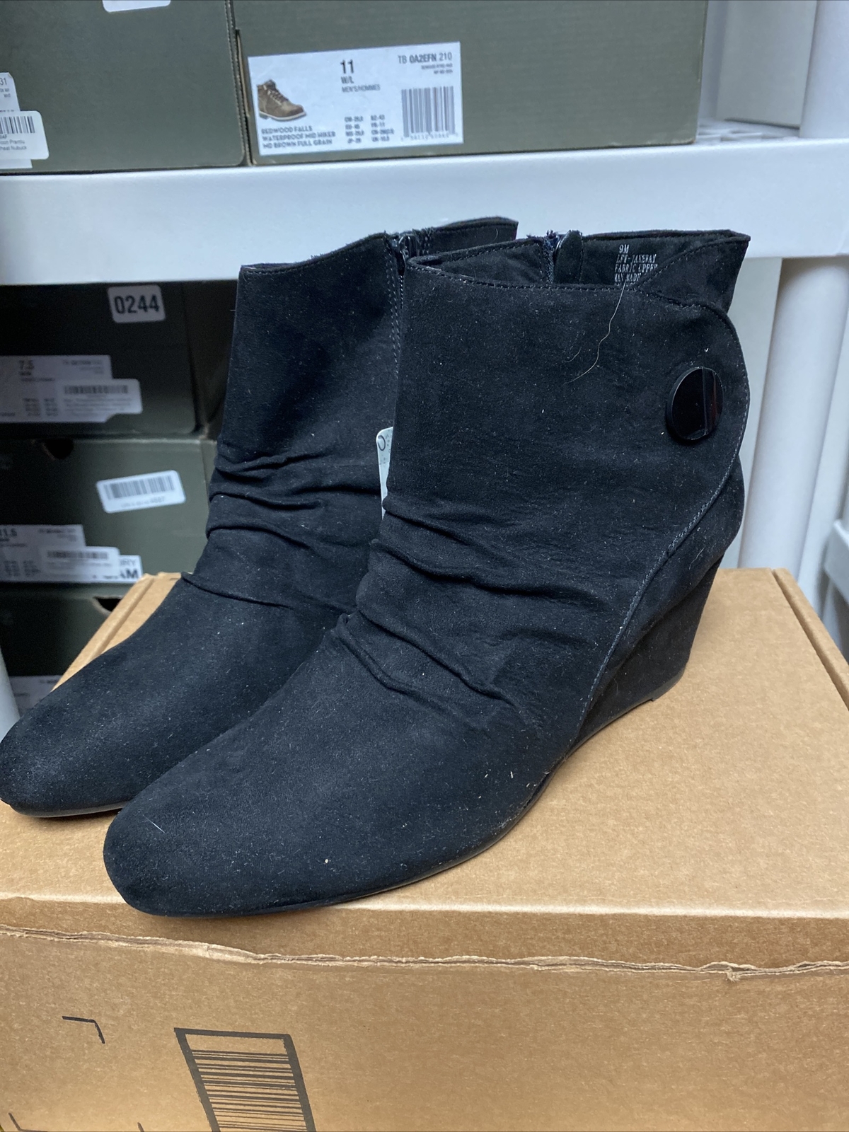 London Fog Women’s Janeway Black Faux Suede Wedge Ankle Boot Booties Size 9M