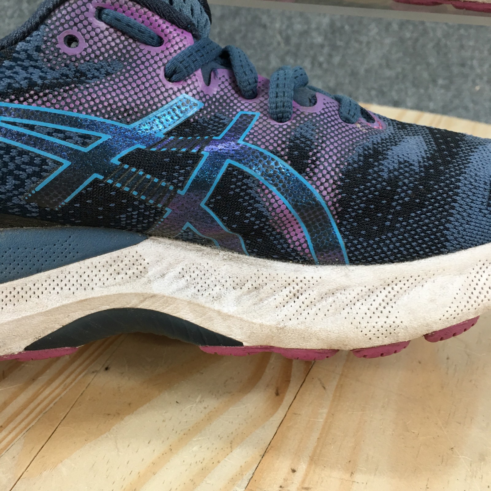 Asics GEL Nimbus 23 Running Shoes Womens 7.5 Wide Blue Purple Lace Up 1012A884