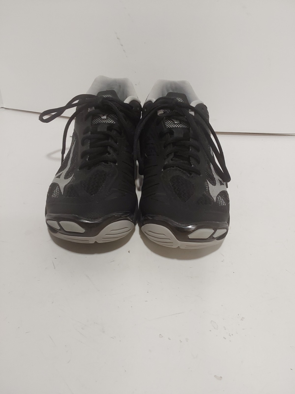 MIZUNO WAVE LIGHTNING Z4 BLACK ATHLETIC LADIES 9 SHOES