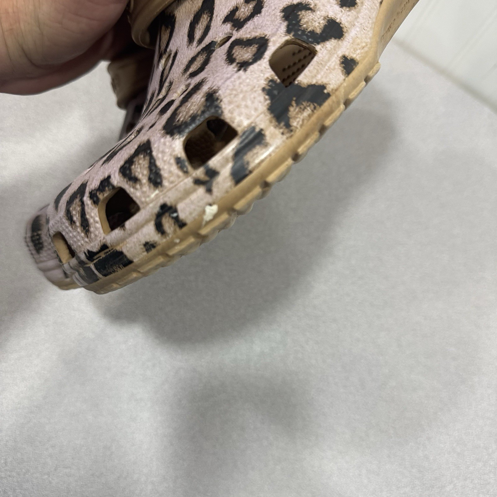 Crocs Classic Leopard Cheetah Animal Print Clog Sandals Shoes Women’s 9Men’s 7