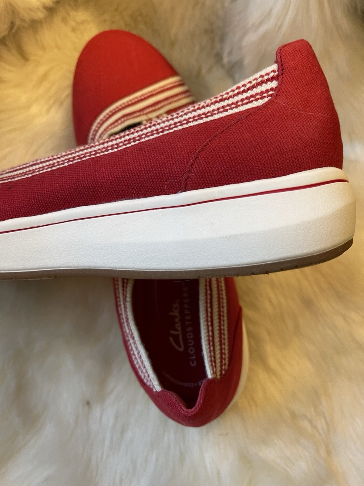Clarks Cloudsteppers Red White BreezeSky Air 11 NWOB Sporty Preppy Flats Comfort
