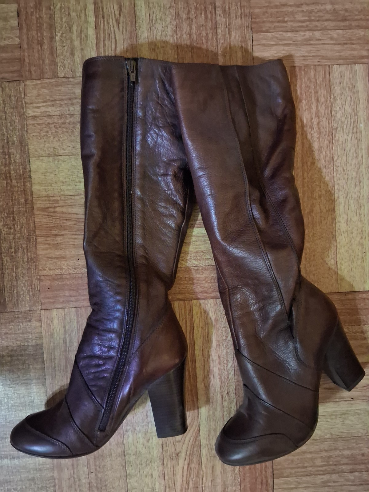 Very lightly worn Aldo (brown) 3 1/2 inch heel boot. Excellent Condition!