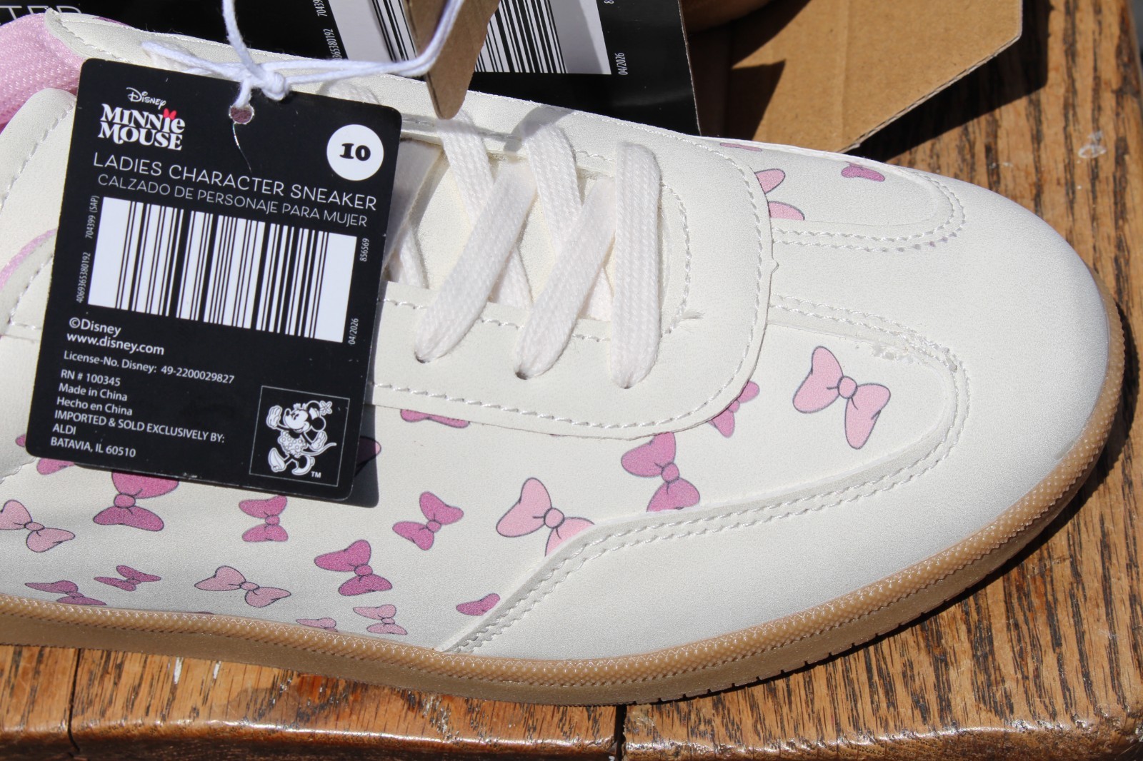 Disney Minnie Mouse Women’s Character Sneakers Size 10 NWT!