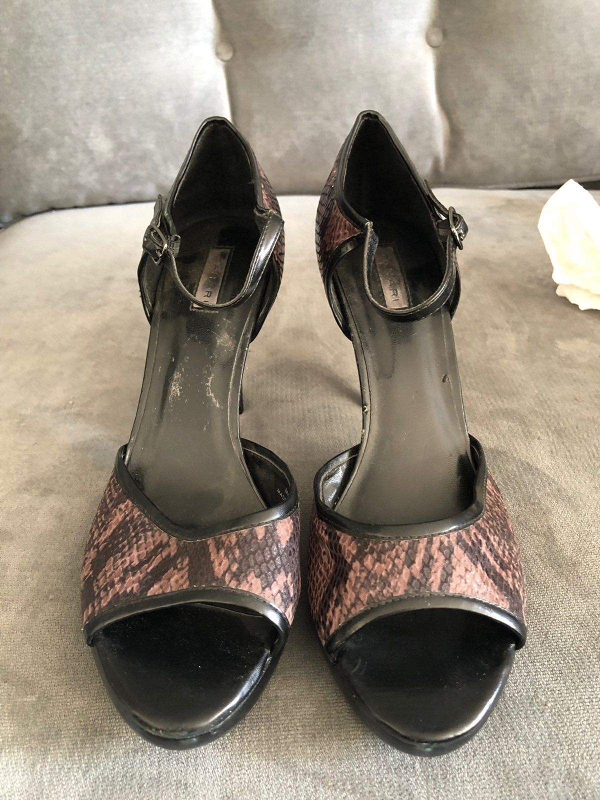 New Tahari Open Toed Sandals Snake Print 9.5