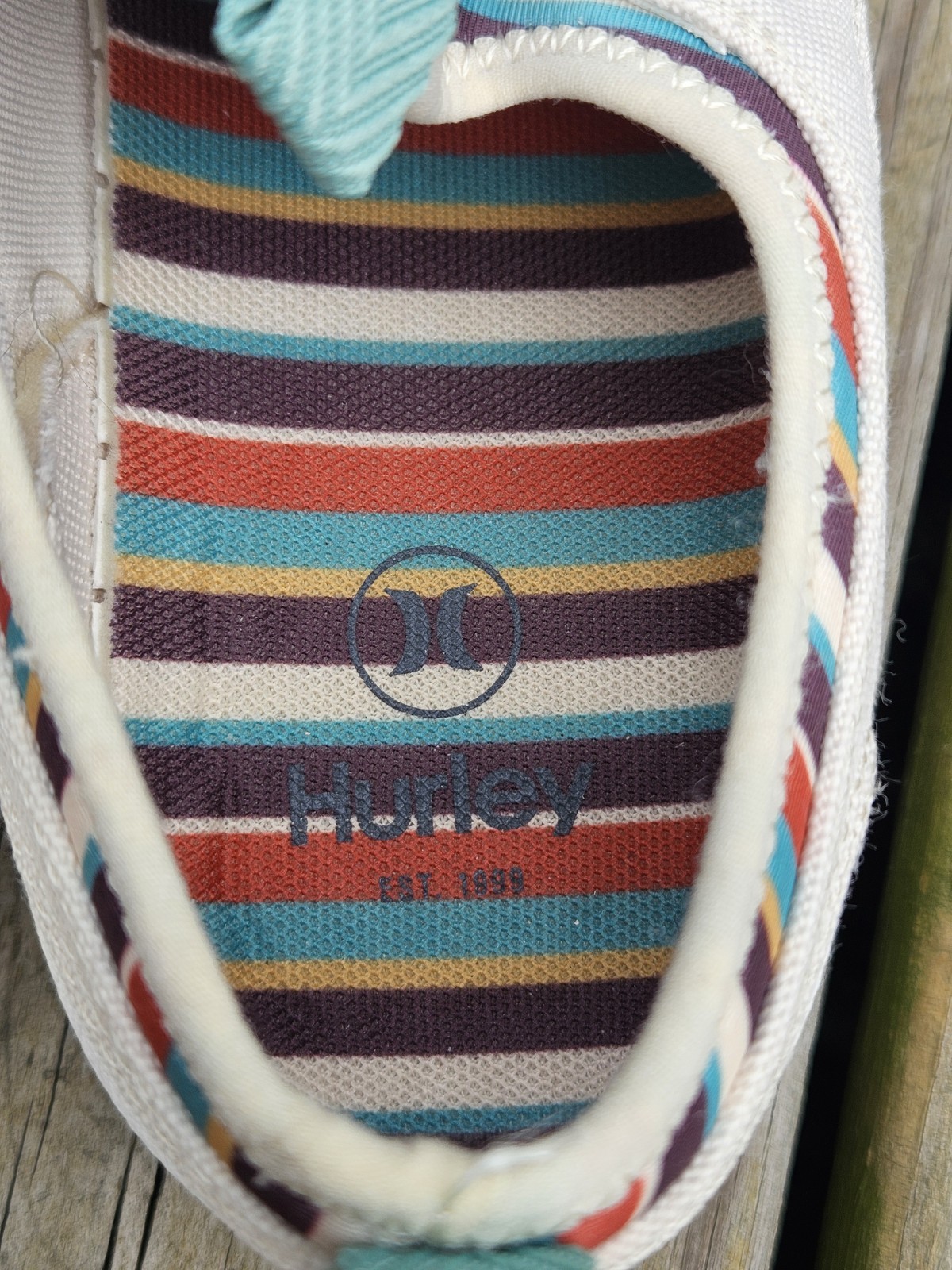 Hurley Castaic Womens Colorful & Functional Casual Fashion Sneaker Shoe Beige 10