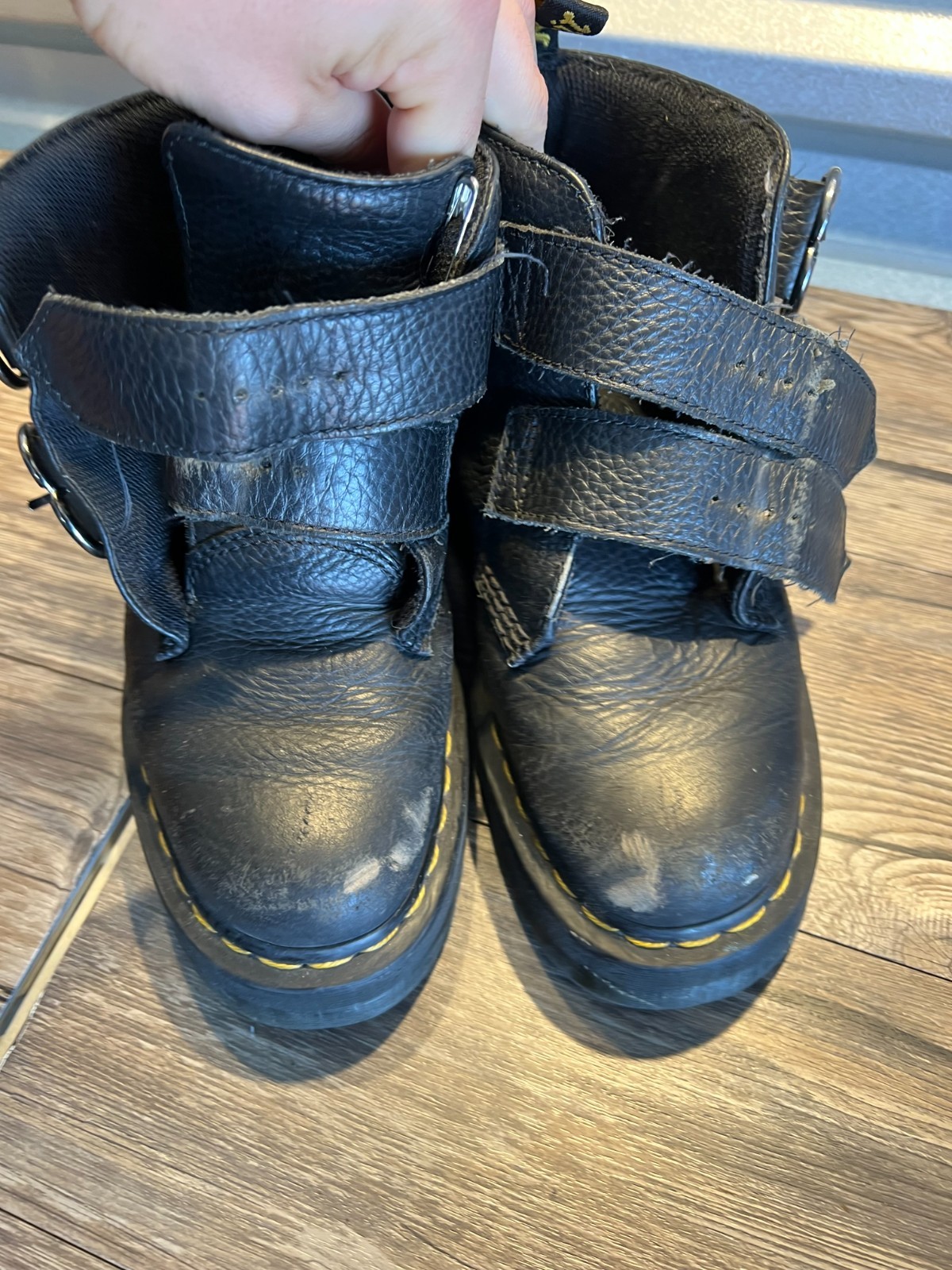 Dr Martens Devon Heart Boots Womens 8 Black Leather Platform Goth Grunge Punk