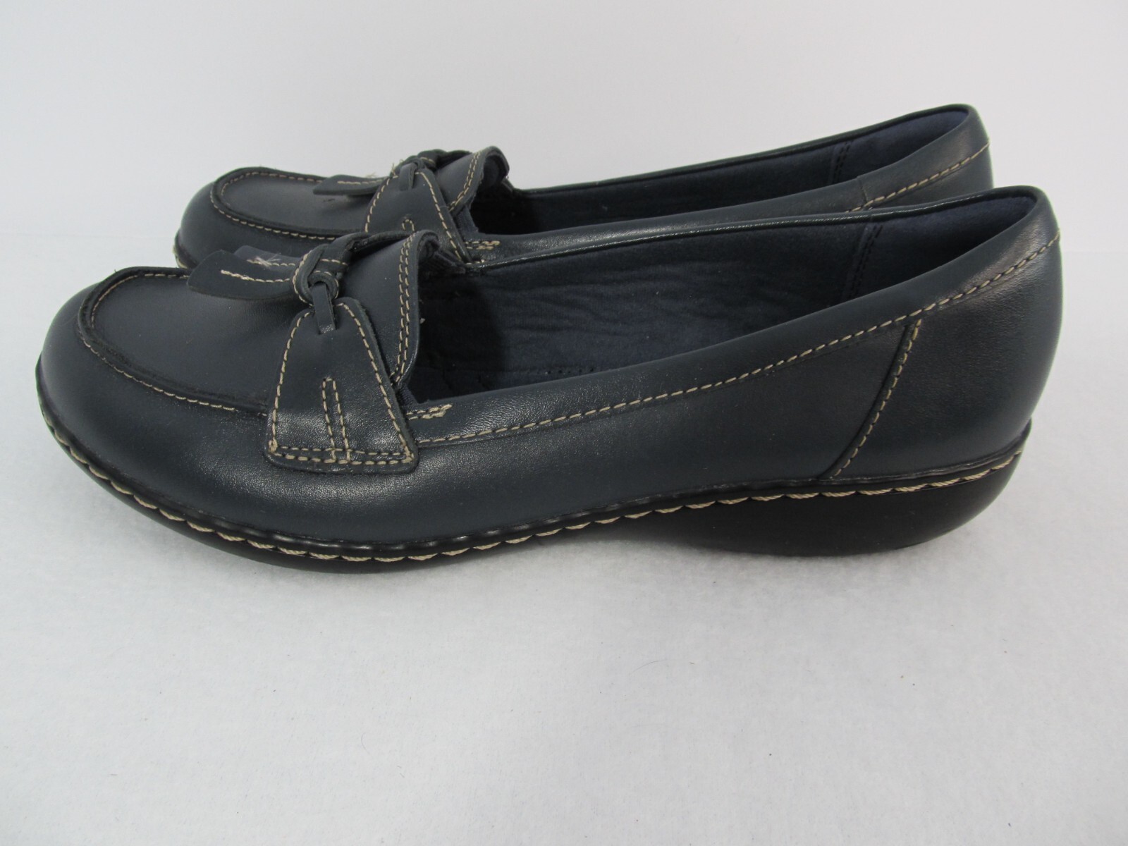 Clarks Women’s Ashland Bubble Loafer Navy 10N