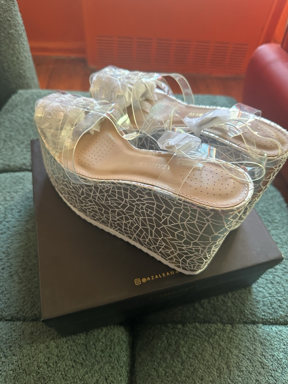 Azalea Wang Silver Platform Wedge Strappy Buckle Sandals Women’s US 8.5