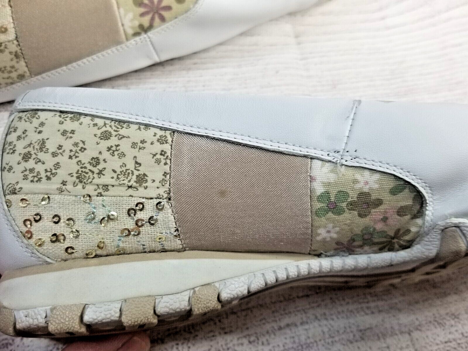 Skechers Womens 10 Floral Patchwork White Leather Textile Sequins Beige Floral