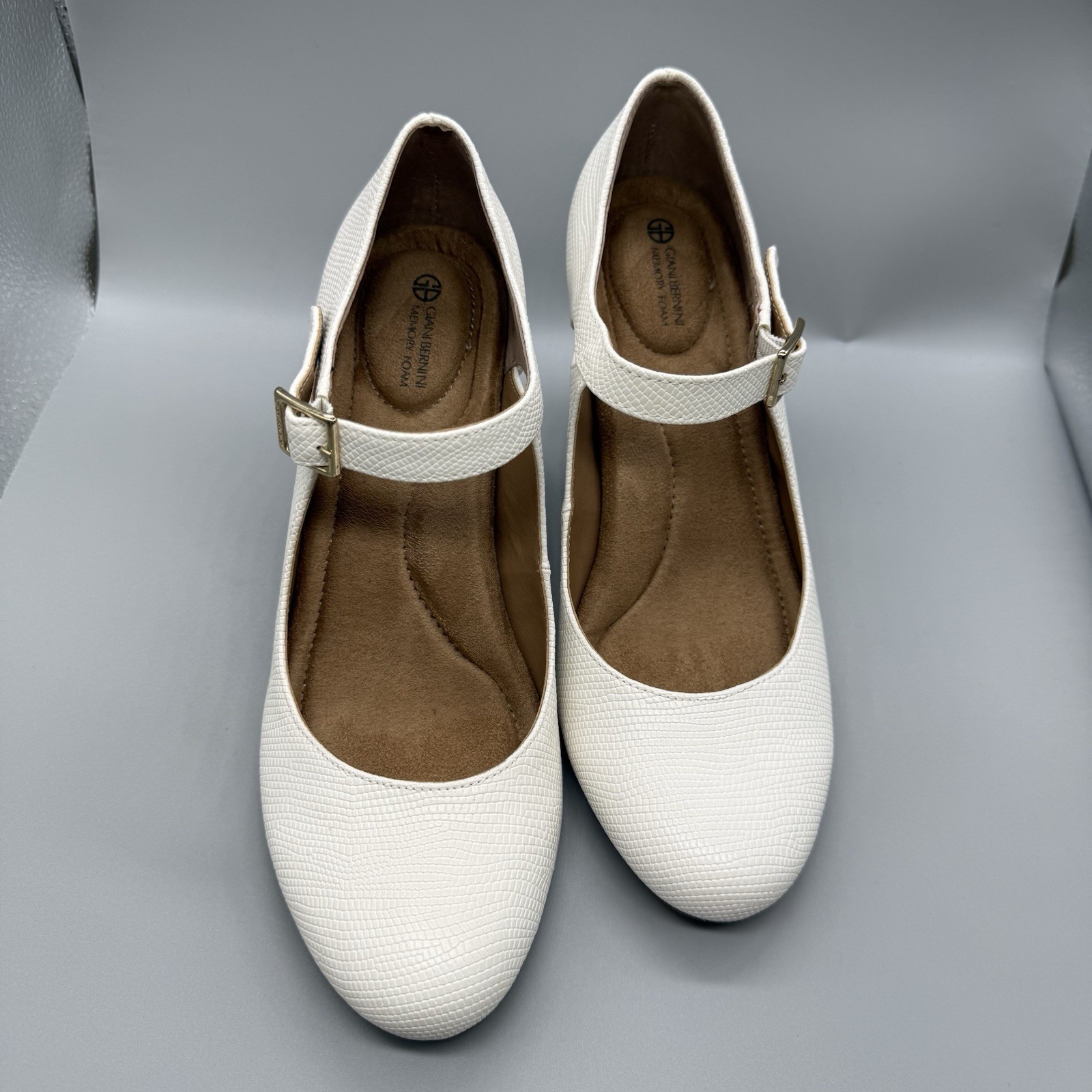 Giani Bernini Retro Style White Mary Jane Textured Heels Size 7.5 M