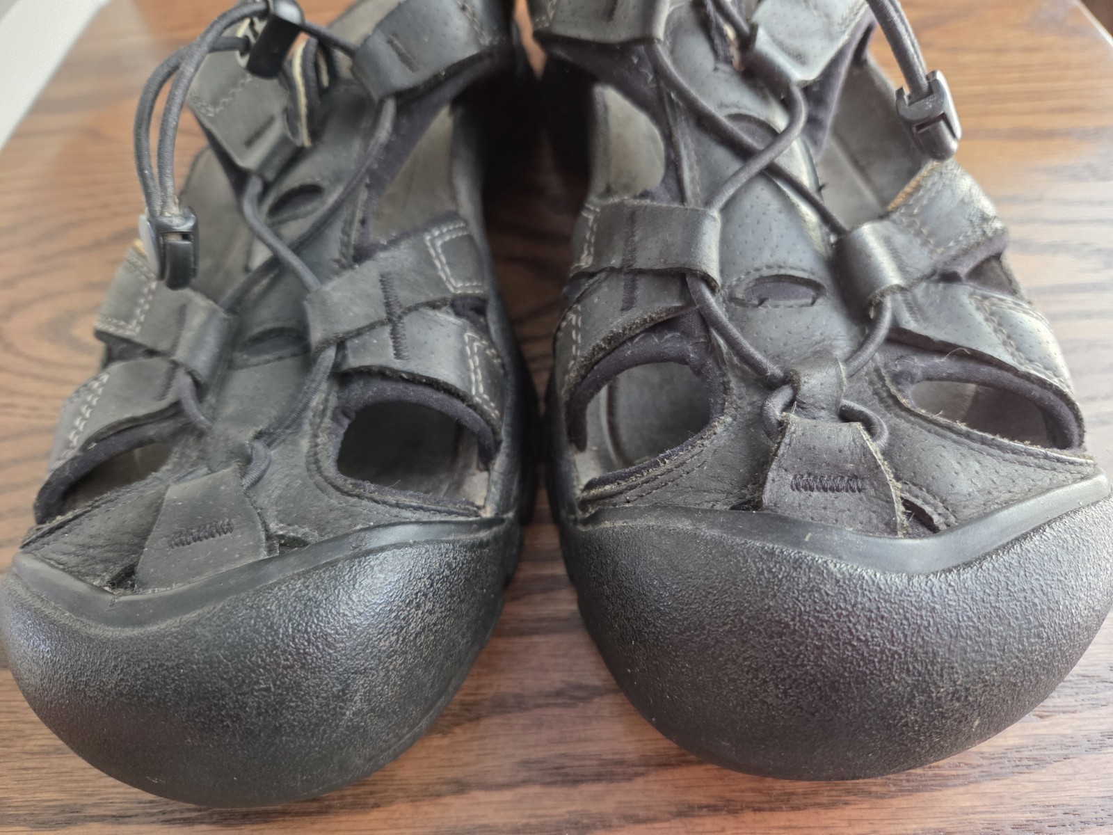 KEEN NEWPORT SANDALS ~ BLACK NUBUCK LEATHER ~ WMN 10.5 / MEN 9.5 ~ EUC+FREE S&H