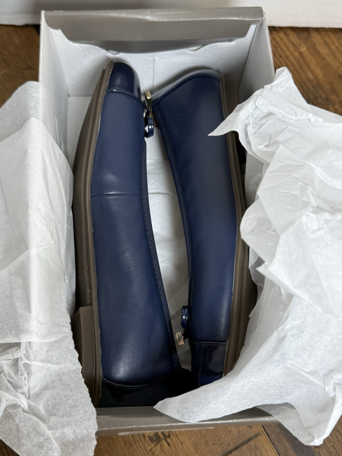 Vionic Minna Ballet Flat Size 7N (W)Blue Leather Slip On Shoe Cap Toe Bow NIB (H