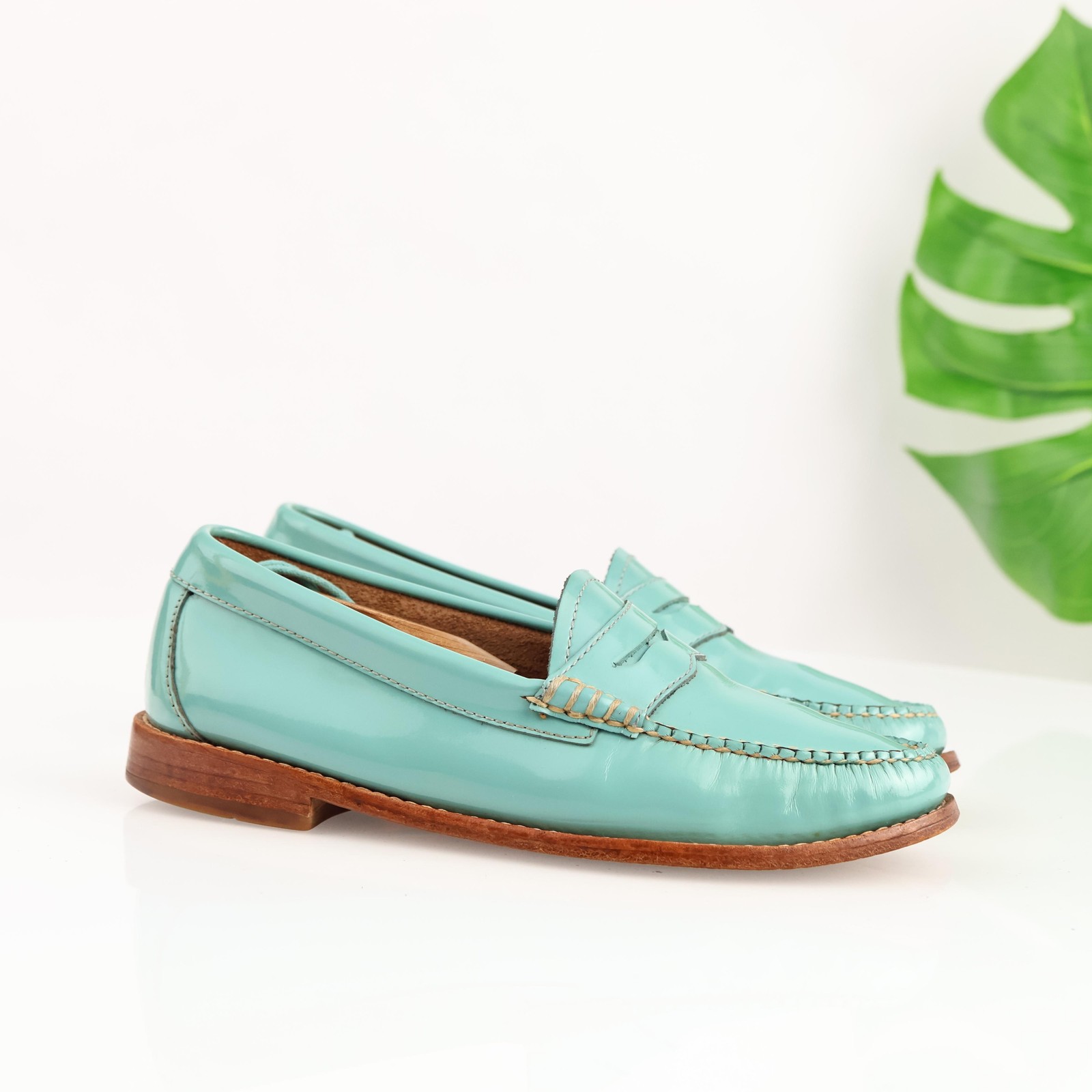 GH Bass Weejuns Womens Penny Loafers Size 6 Turquoise Aqua Patent Flat Moc Shoes