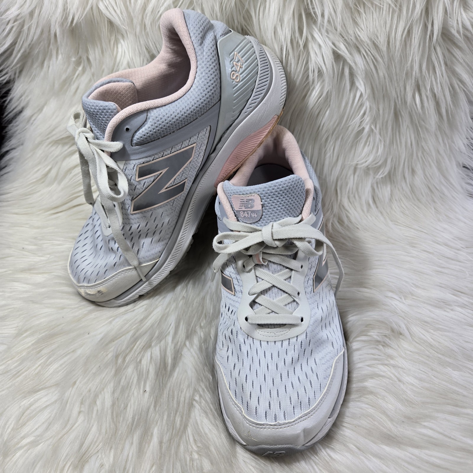 New Balance 847 V4 Gray Walking Shoe Women’s Size 13 2E Pink Gray Silver