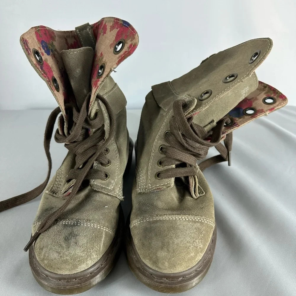 Dr. Martens Suede Fold Down Floral Lined Combat Boots Women’s Size 6 (US) Rare