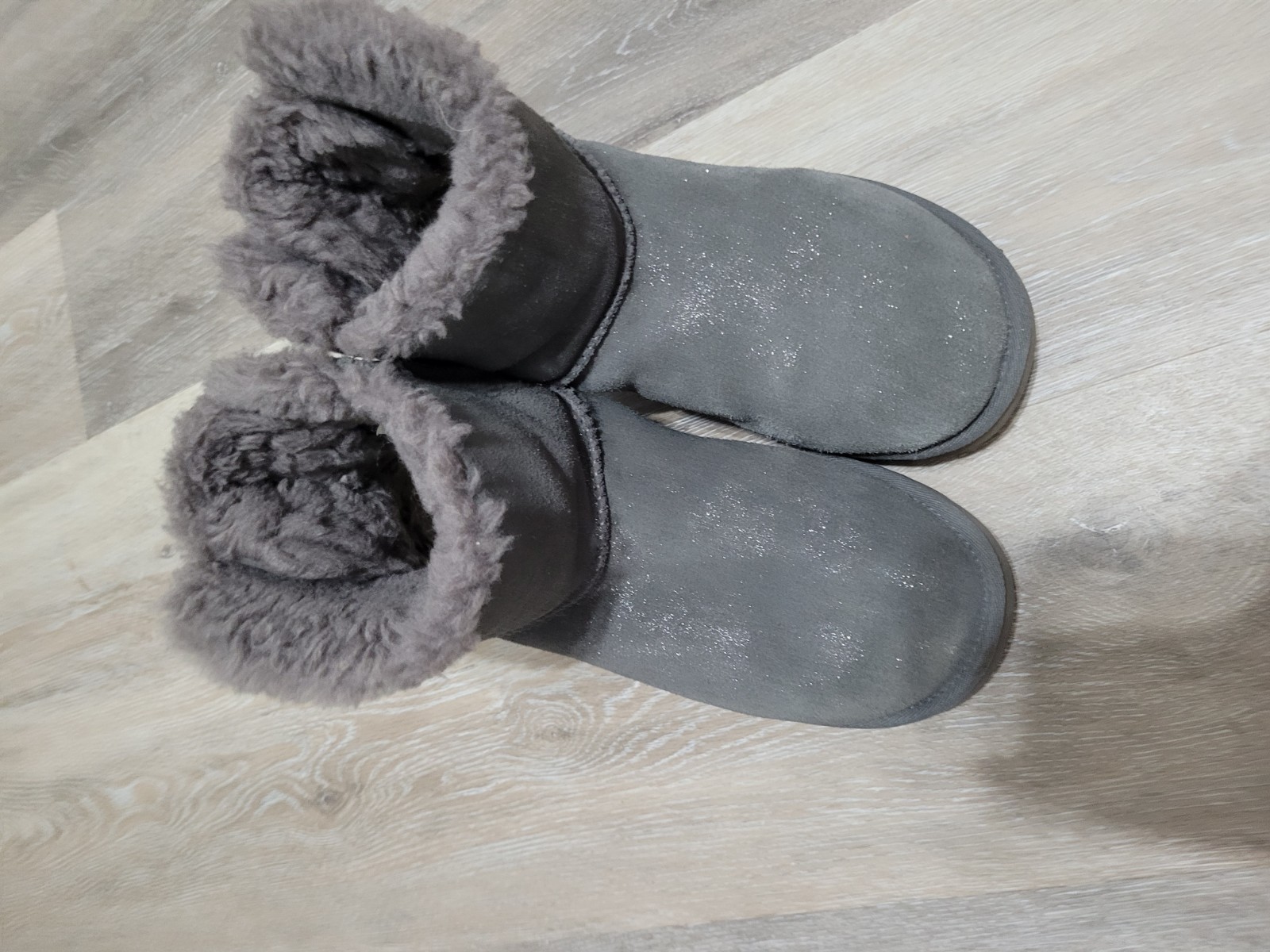 UGG Mini Bailey Bow II ankle boots Grey Winter Boots Size 8