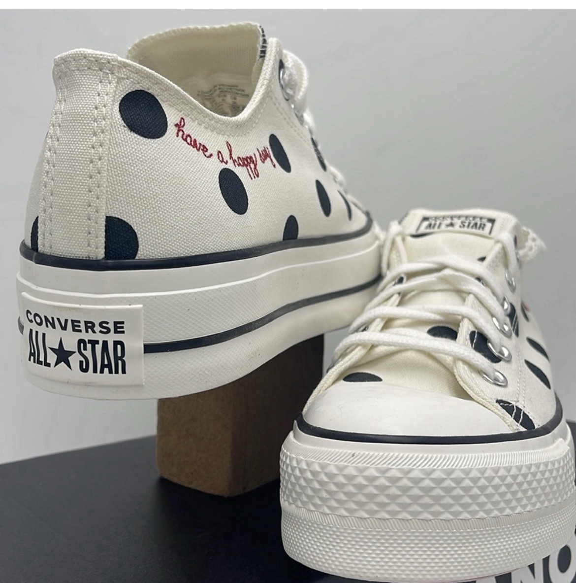 Size 7.5 Converse Women’s Chuck Taylor All Star Lift Platform Cosmic Low Top
