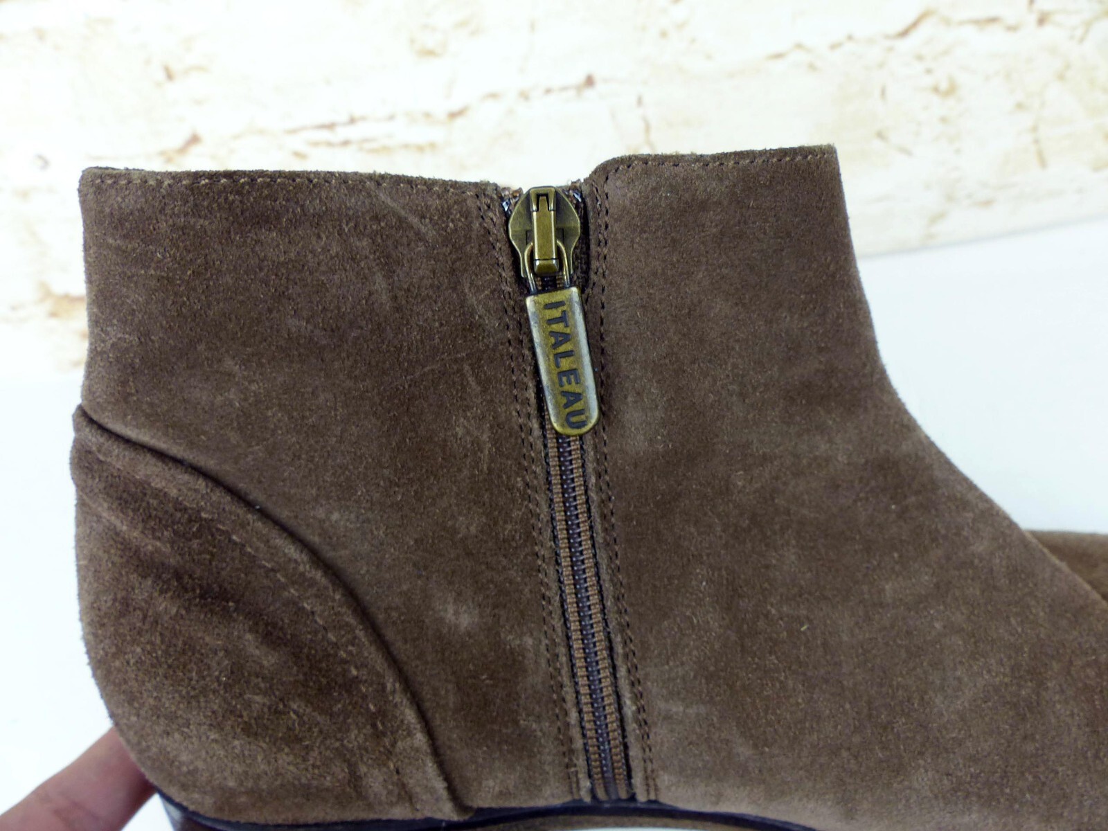 Italeau Bootie Women 9 US 39.5 Brown Waterproof Suede Leather Ankle Strap FLAW