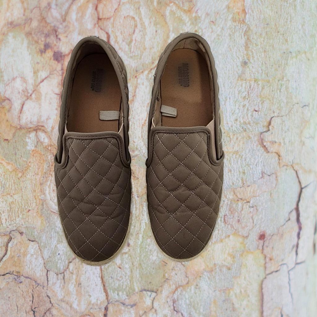 MOSSIMO SUPPLY CO™ Quilted Textile Slip-On Comfort Sneakers Beige ~ U.S. Size 8!
