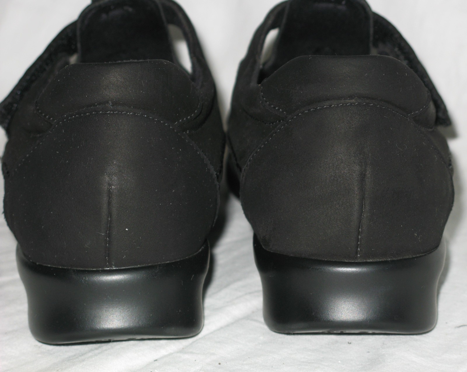 SAS Roamer Walking Casual Shoes Women Size 9.5 N w Strap Black Nubuck $195