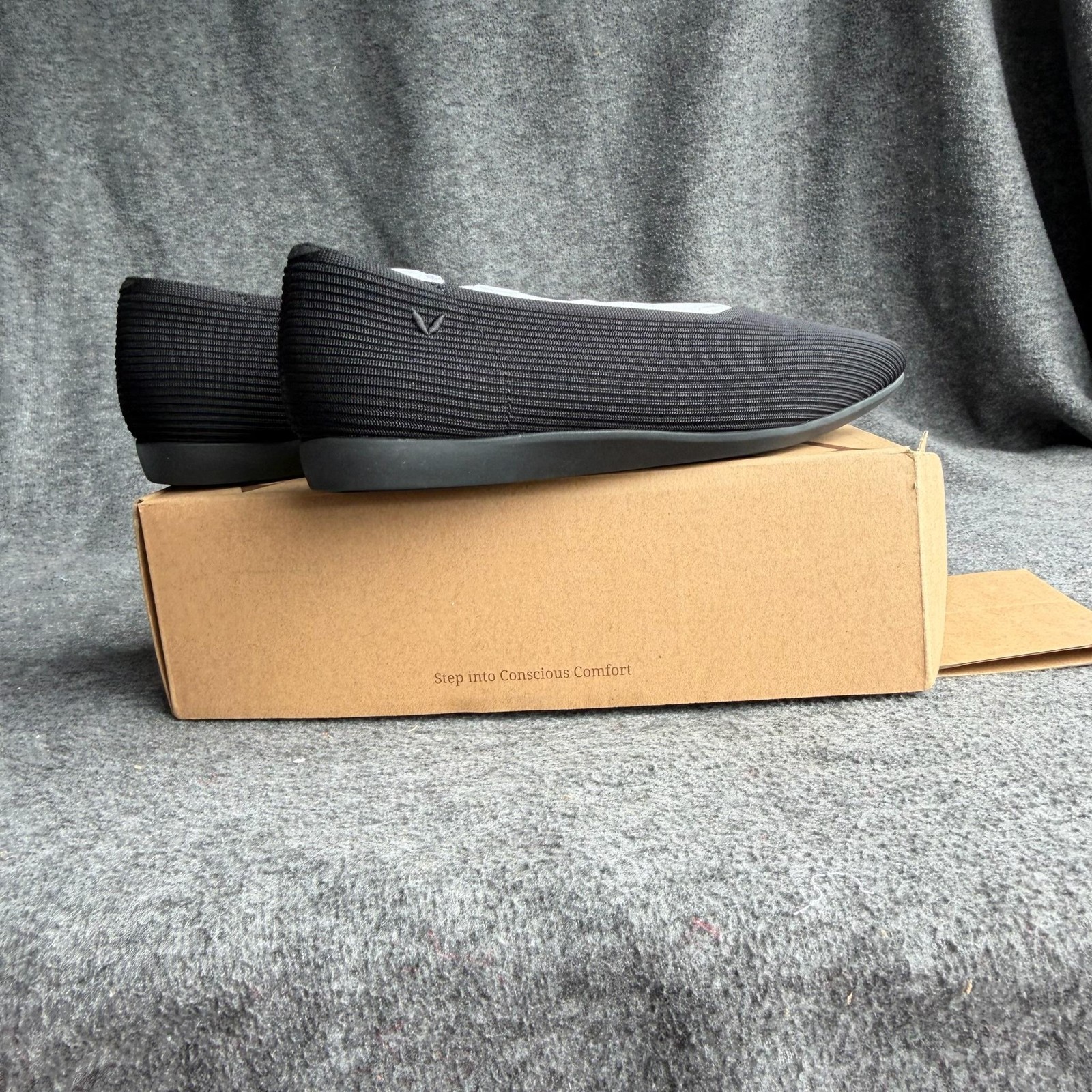 VIVAIA Margot Walker Flats Shoes Womens Size 8 Black Knit Slip On Comfort